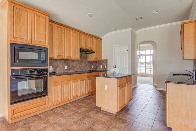 104 S Buckboard, Liberty Hill, TX 78642
