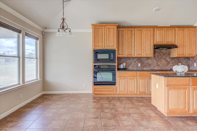104 S Buckboard, Liberty Hill, TX 78642