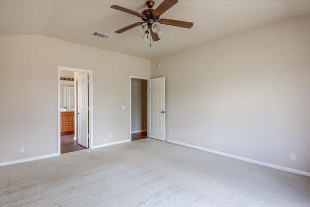 104 S Buckboard, Liberty Hill, TX 78642