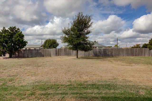 104 S Buckboard, Liberty Hill, TX 78642