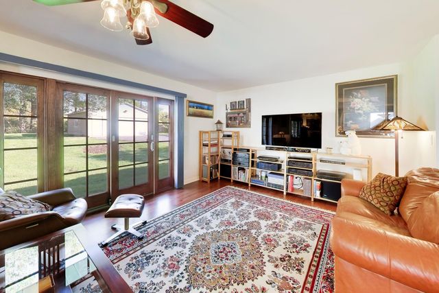 544 Fox Glove Lane, Barrington, IL 60010