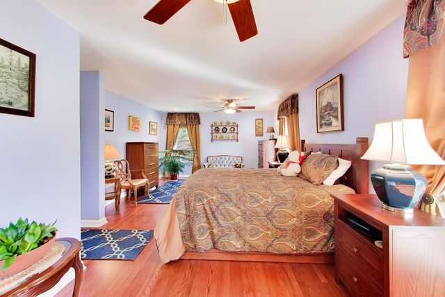 544 Fox Glove Lane, Barrington, IL 60010