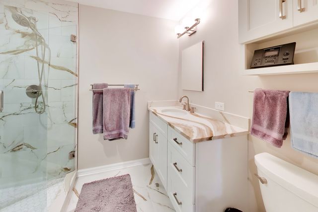 544 Fox Glove Lane, Barrington, IL 60010