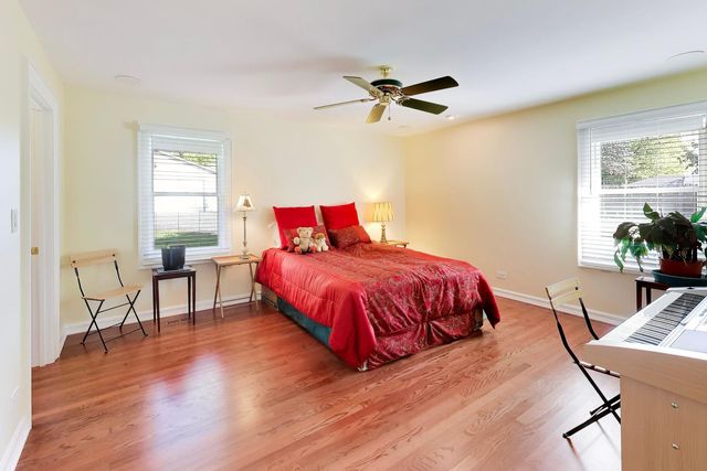 544 Fox Glove Lane, Barrington, IL 60010