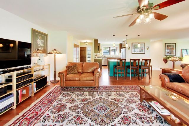 544 Fox Glove Lane, Barrington, IL 60010