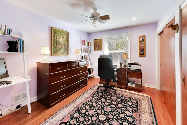 544 Fox Glove Lane, Barrington, IL 60010