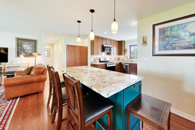 544 Fox Glove Lane, Barrington, IL 60010