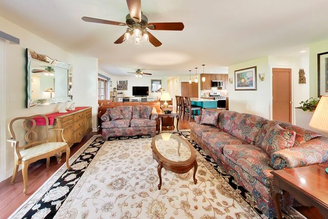 544 Fox Glove Lane, Barrington, IL 60010