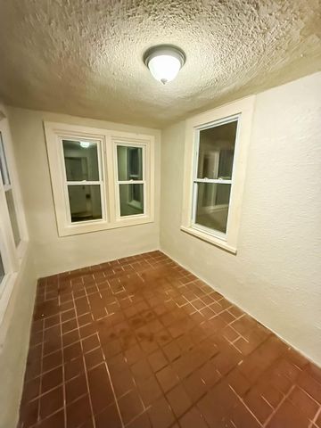 3946 Fremont Avenue N, Minneapolis, MN 55412