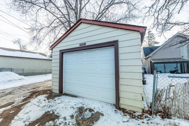 3946 Fremont Avenue N, Minneapolis, MN 55412