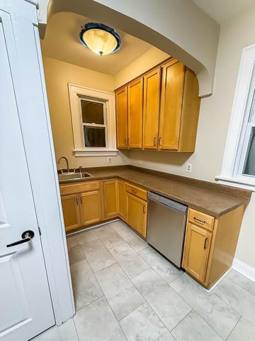 3946 Fremont Avenue N, Minneapolis, MN 55412