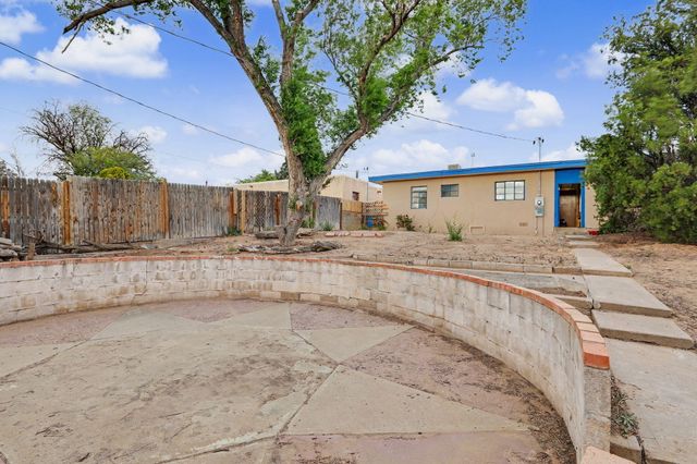 1311 Dartmouth Drive NE, Albuquerque, NM 87106