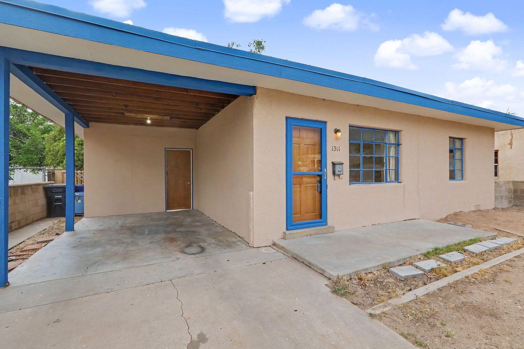 1311 Dartmouth Drive NE, Albuquerque, NM 87106