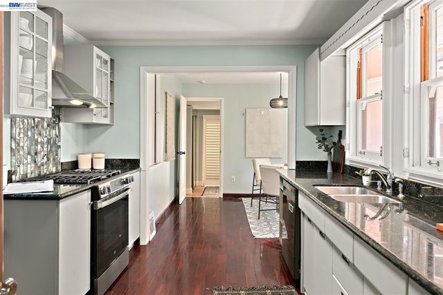 3500 Seminary Ave, Oakland, CA 94605