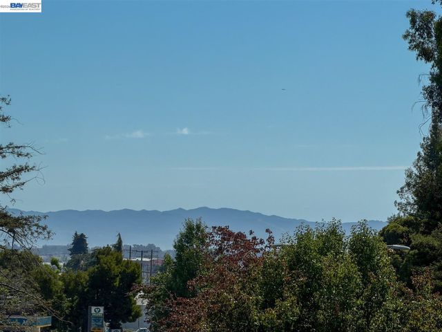 3500 Seminary Ave, Oakland, CA 94605
