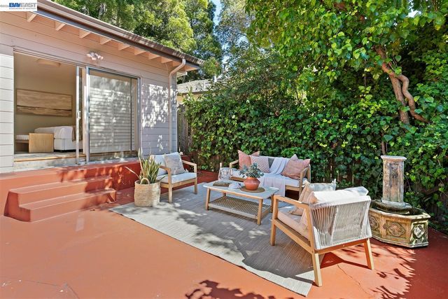 3500 Seminary Ave, Oakland, CA 94605