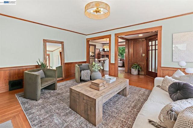 3500 Seminary Ave, Oakland, CA 94605
