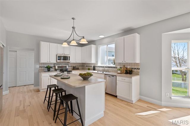 294 Fox Ridge Drive, St Charles, MO 63303