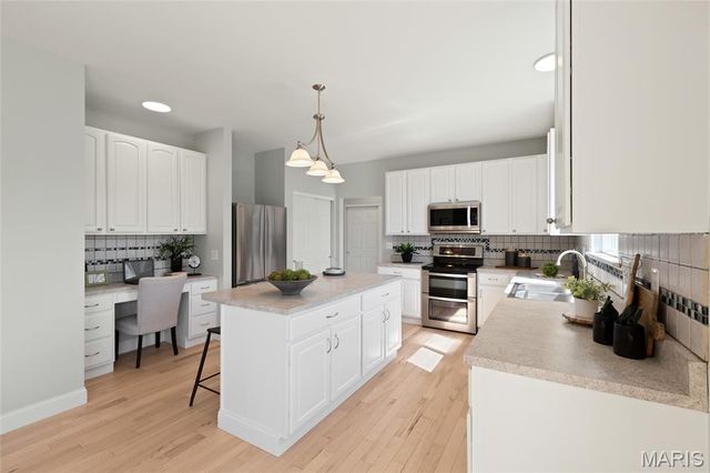 294 Fox Ridge Drive, St Charles, MO 63303