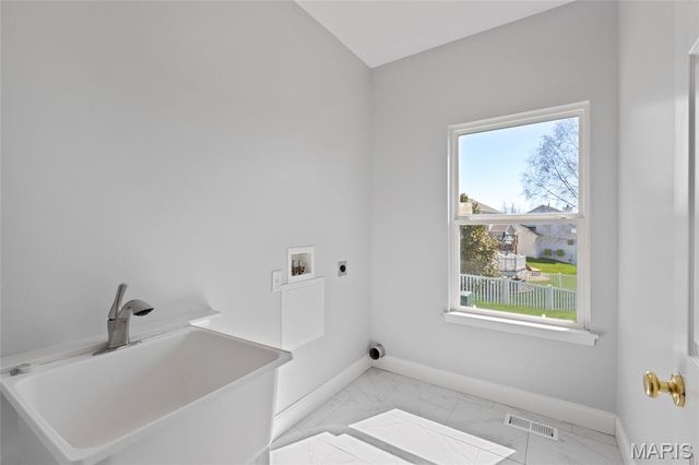 294 Fox Ridge Drive, St Charles, MO 63303