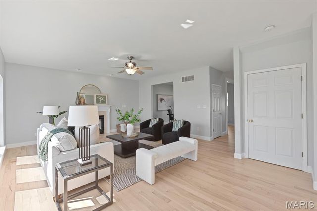 294 Fox Ridge Drive, St Charles, MO 63303