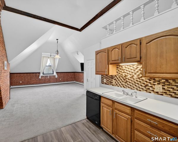 26 Greene Avenue A7, Norwich, CT 06360