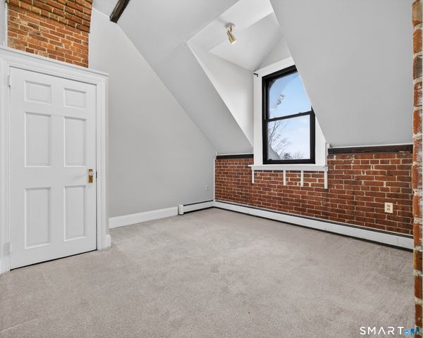 26 Greene Avenue A7, Norwich, CT 06360