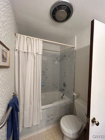 5962 Sugarbush Drive, Lafayette, NY 13159