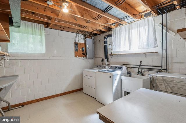 4017 N STAFFORD ST, Arlington, VA 22207