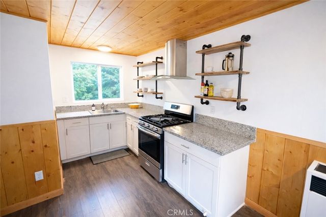 23622 Scenic Drive, Crestline, CA 92325