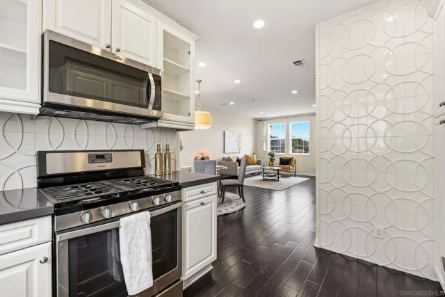 16467 Veridian Circle, San Diego, CA 92127