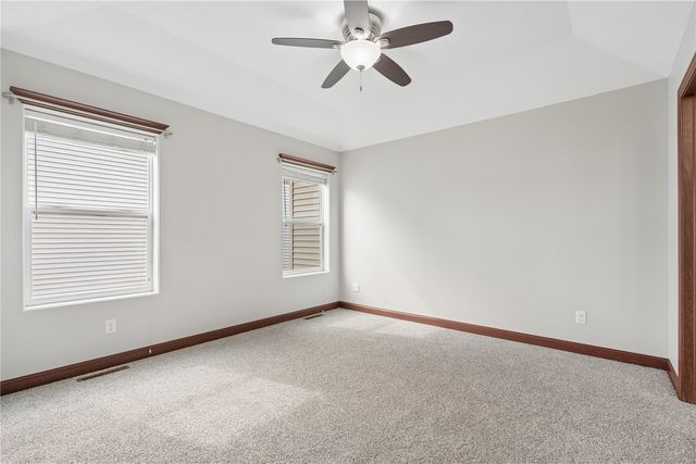 5313 Ruhd Street SW, Cedar Rapids, IA 52404