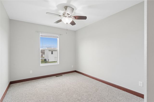 5313 Ruhd Street SW, Cedar Rapids, IA 52404