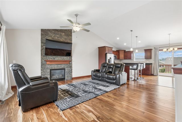 5313 Ruhd Street SW, Cedar Rapids, IA 52404