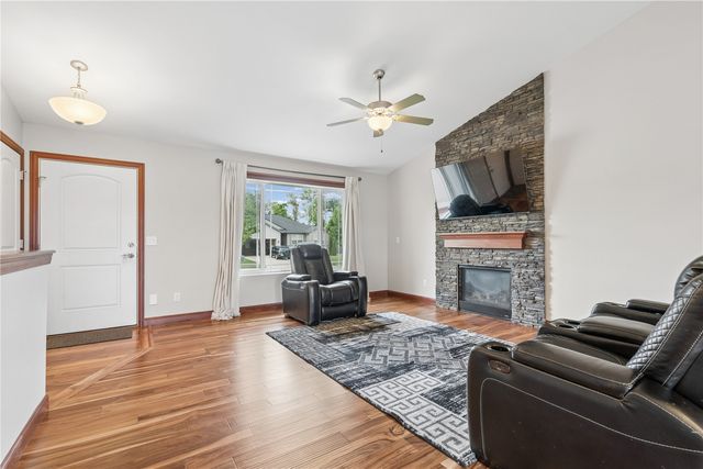 5313 Ruhd Street SW, Cedar Rapids, IA 52404