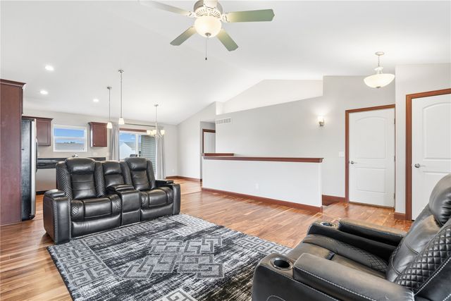 5313 Ruhd Street SW, Cedar Rapids, IA 52404