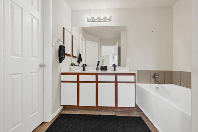 15826 Sheldon Ridge Way, Houston, TX 77044