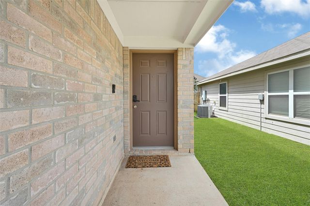 15826 Sheldon Ridge Way, Houston, TX 77044