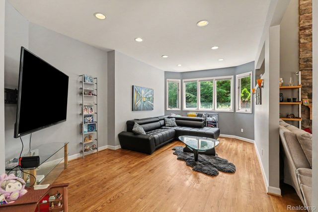 6621 Glenshaw Court, West Bloomfield Charter Township, MI 48322