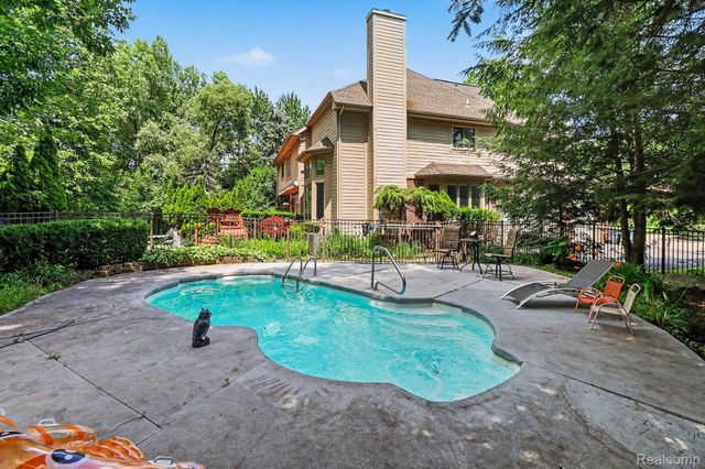 6621 Glenshaw Court, West Bloomfield Charter Township, MI 48322