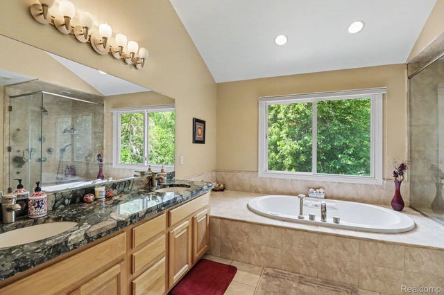 6621 Glenshaw Court, West Bloomfield Charter Township, MI 48322