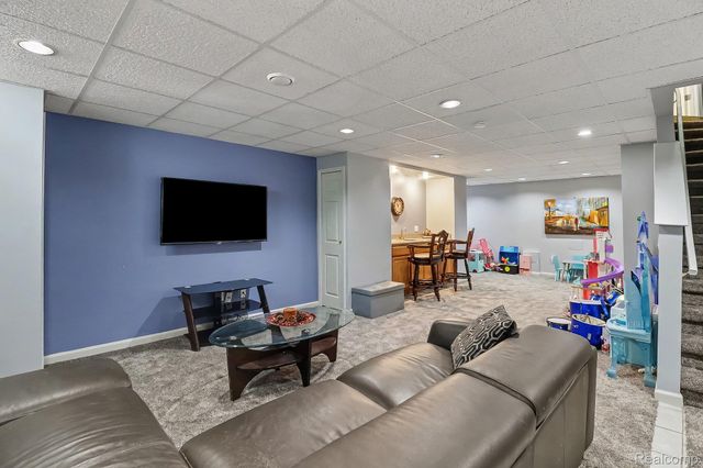 6621 Glenshaw Court, West Bloomfield Charter Township, MI 48322