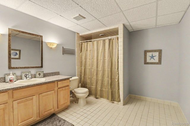 6621 Glenshaw Court, West Bloomfield Charter Township, MI 48322