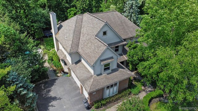 6621 Glenshaw Court, West Bloomfield Charter Township, MI 48322