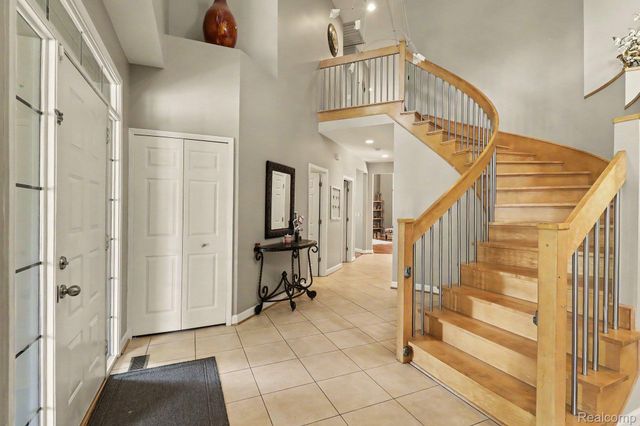 6621 Glenshaw Court, West Bloomfield Charter Township, MI 48322