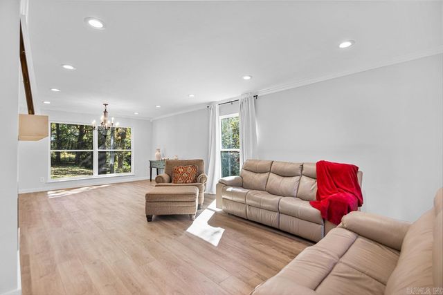 3111 Lakeview Road, North Little Rock, AR 72116