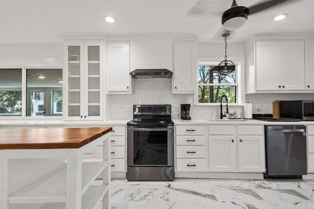 3111 Lakeview Road, North Little Rock, AR 72116