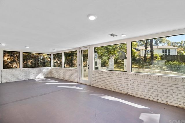 3111 Lakeview Road, North Little Rock, AR 72116