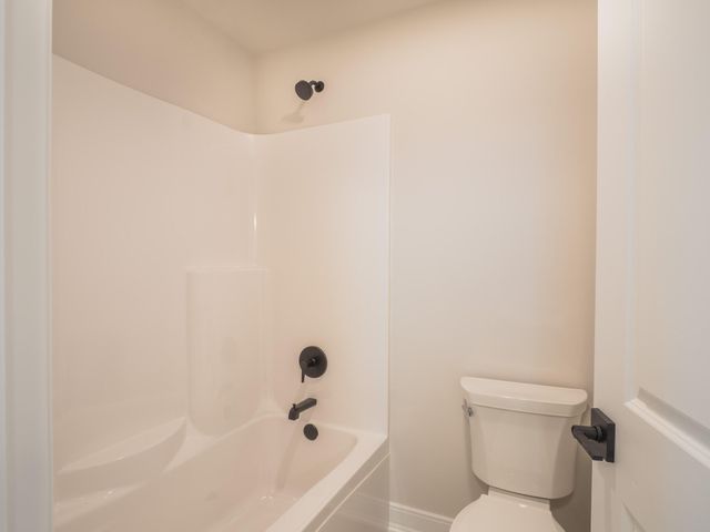 1759 Trailbrook Drive, Valparaiso, IN 46385
