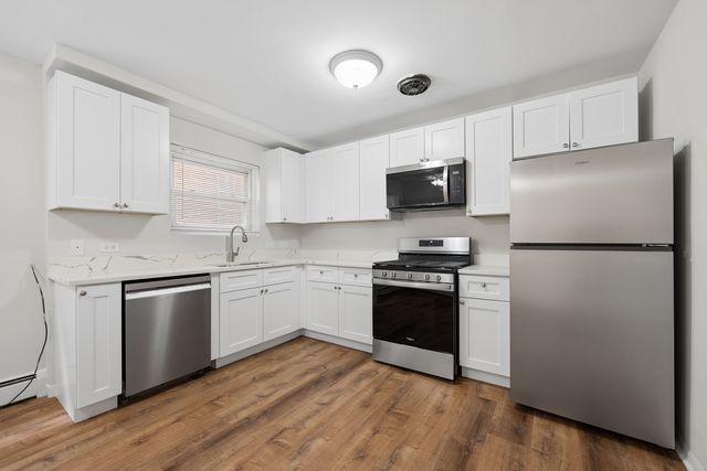 1921 S Harlem Avenue 1W, Berwyn, IL 60402